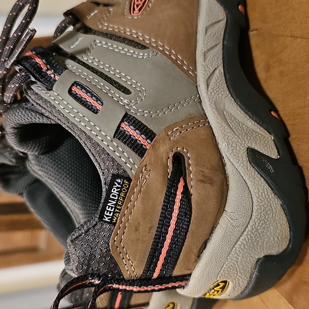 Keen Waterproof Lace Up Hiking Shoes - Picture 7 of 8